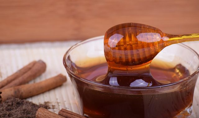 12 skvělých způsobů jak využít med pro zdraví a krásu