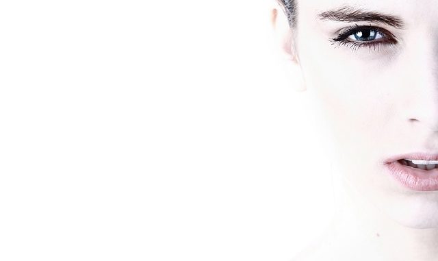 7 nejlepších způsobů, jak se zbavit ucpaných pórů na nose, obličeji a bradě
