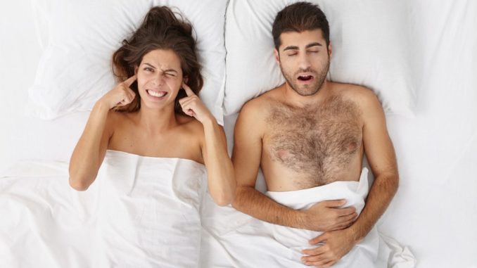 Nevyspíte se, protože váš partner v noci chrápe Poradíme, co s tím