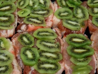 Pečené maso s kiwi maso s kiwi