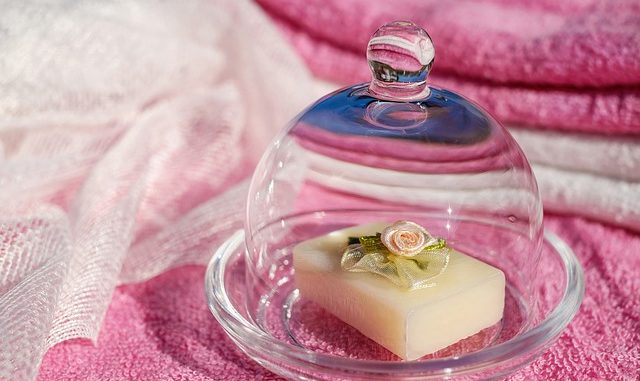 Výroba domácího voňavého mýdla z čistě přírodních ingrediencí