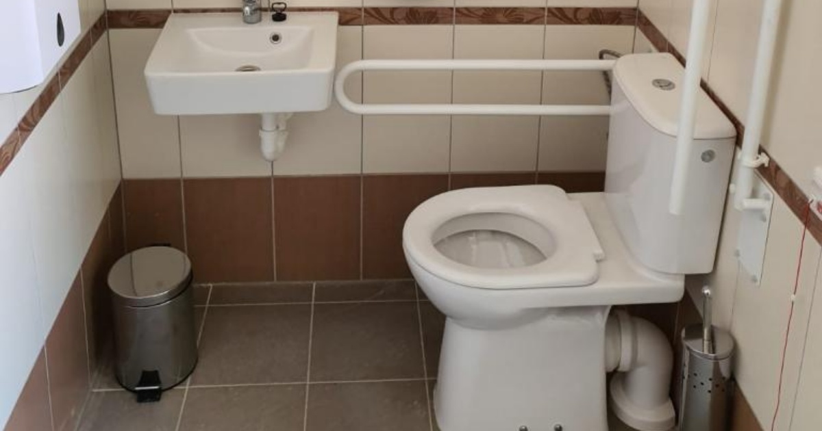 bezbarierove-toalety-zachod-invalida