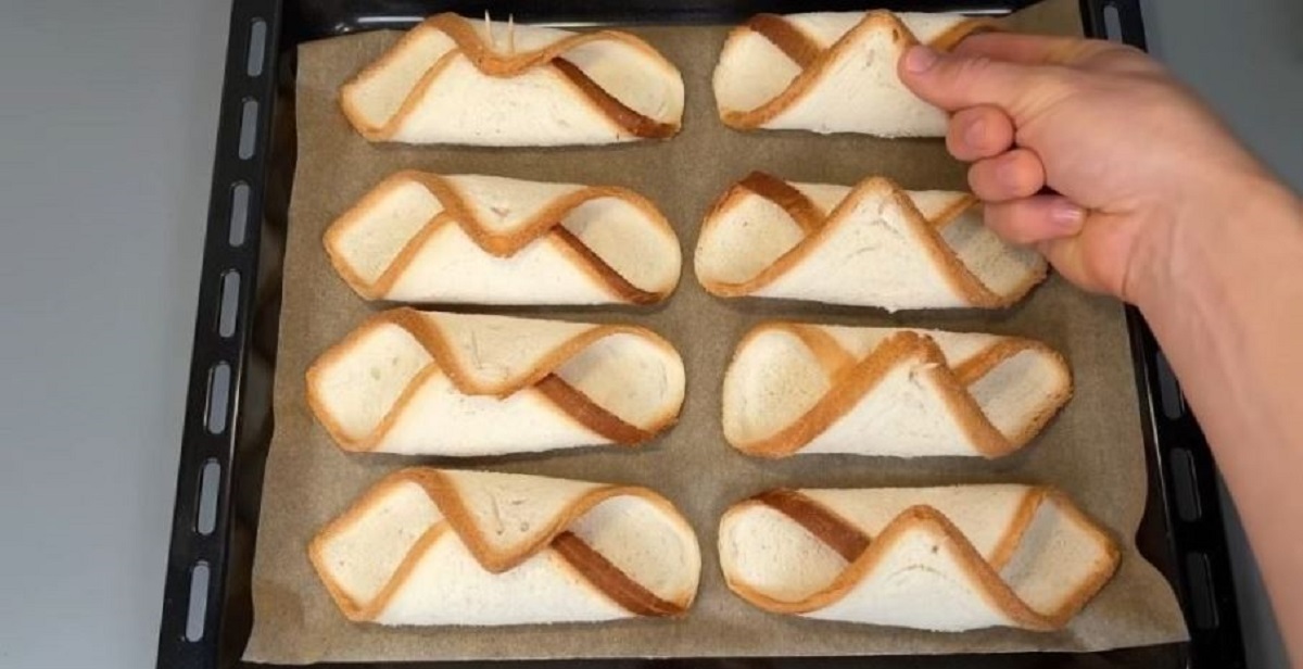 chléb na plechu