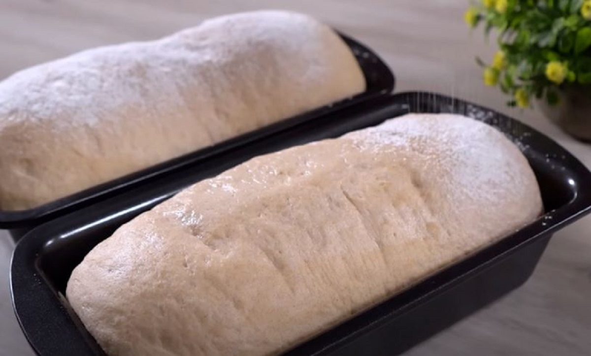 chleby v pečicí formě