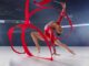 gymnastka se stuhou