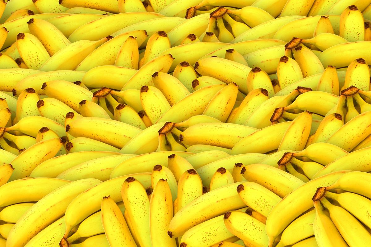 hromada banánů
