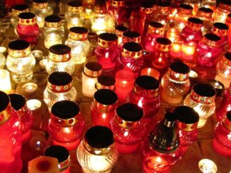 hřbitovní svíčky pieta