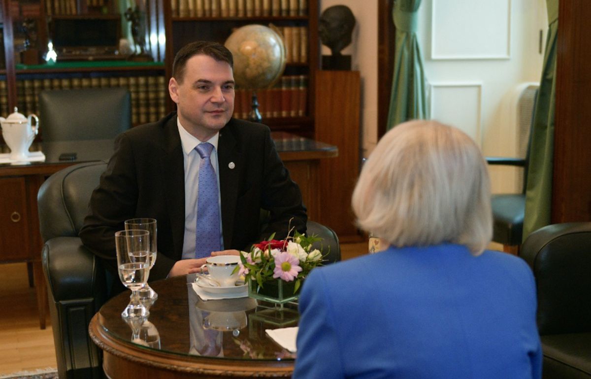 Petr Macinka předávání vyznamenání Evě Filipi