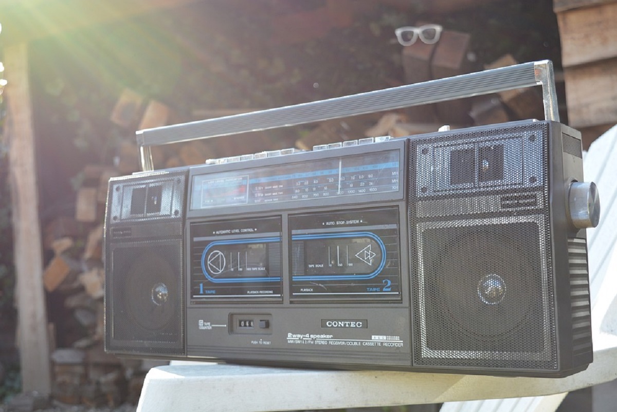 starý rádio přehrávač na kazety