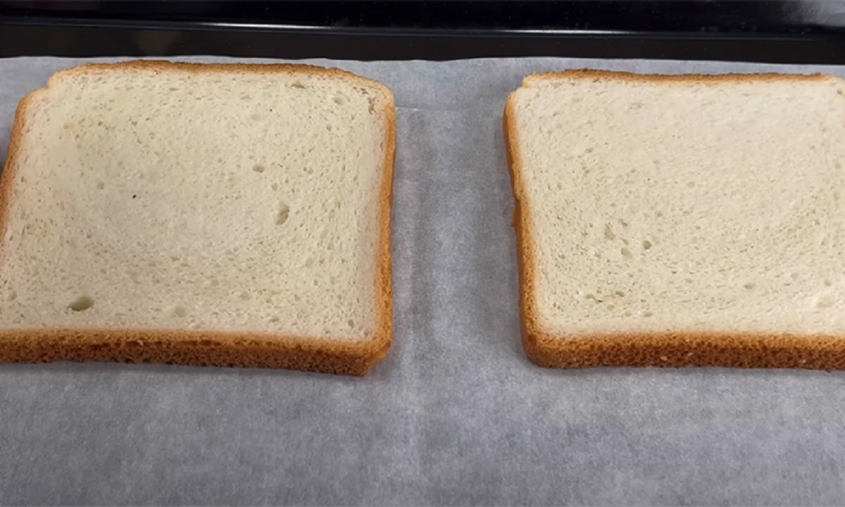toastový chleba na plechu