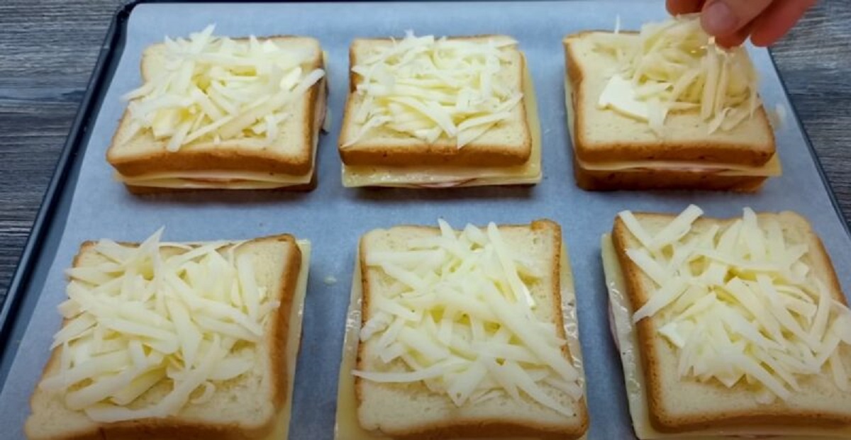 toasty posypané sýrem