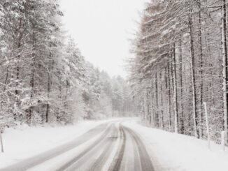 zasněžená silnice