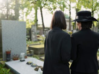 ženy na hřbitově