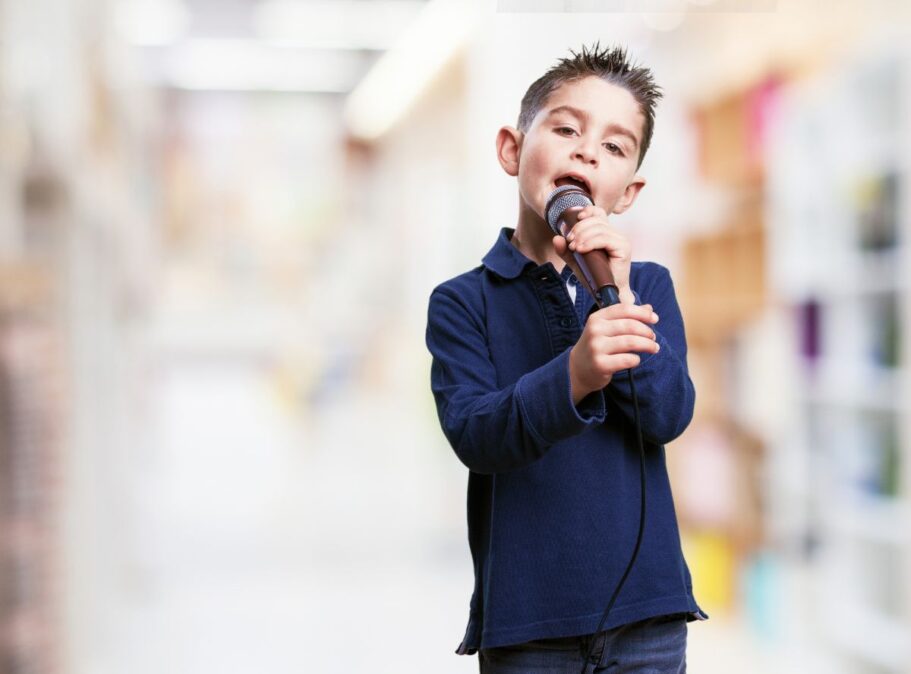 zpívající chlapec